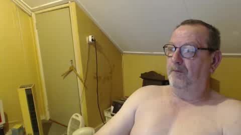 Snapshot of destelp chatting on May 23, 4:29 am destelp online show from May 23, 4:29 am