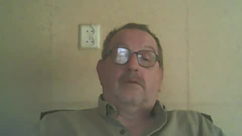 Snapshot of destelp chatting on May 23, 4:55 pm destelp online show from May 23, 4:55 pm