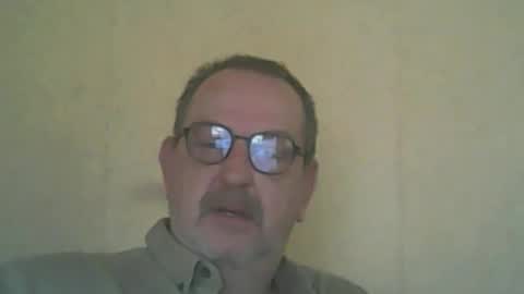 Snapshot of destelp chatting on May 25, 8:42 am destelp online show from May 25, 8:42 am