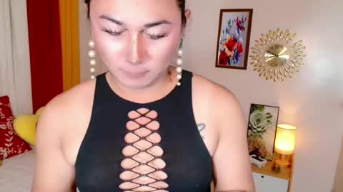 destenierose online show from February 6, 12:26 am