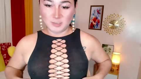 destenierose online show from March 19, 2:04 am