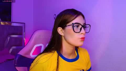 Snapshot of destinya_ chatting on June 17, 12:07 pm destinya_ online show from June 17, 12:07 pm
