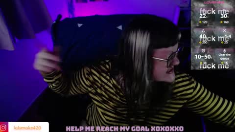 Snapshot of destroyall420 chatting on May 9, 8:52 am Lola Bdsm and fries online show from May 9, 8:52 am