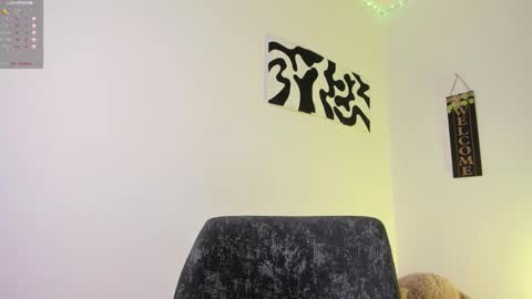 Snapshot of desty_y chatting on September 11, 4:23 am desty_y online show from September 11, 4:23 am