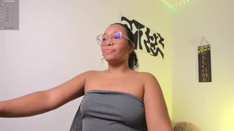 Snapshot of desty_y chatting on September 21, 7:21 am desty_y online show from September 21, 7:21 am