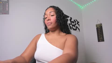 Snapshot of desty_y chatting on September 23, 5:10 am desty_y online show from September 23, 5:10 am