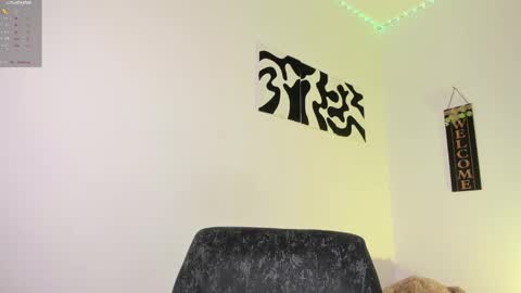 Snapshot of desty_y chatting on October 17, 7:05 pm desty_y online show from October 17, 7:05 pm