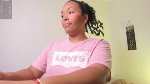 Snapshot of desty_y chatting on October 24, 3:03 am desty_y online show from October 24, 3:03 am