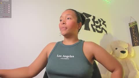 Snapshot of desty_y chatting on November 26, 8:32 pm desty_y online show from November 26, 8:32 pm