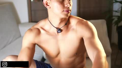 Snapshot of deus_belli chatting on April 28, 2:27 am Deus Belli online show from April 28, 2:27 am