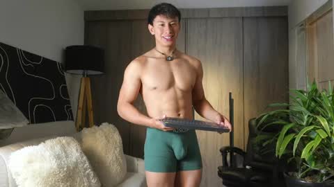 Snapshot of deus_belli chatting on May 28, 12:57 pm Deus Belli online show from May 28, 12:57 pm