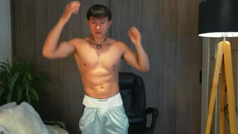 Snapshot of deus_belli chatting on June 14, 1:35 pm Deus Belli online show from June 14, 1:35 pm