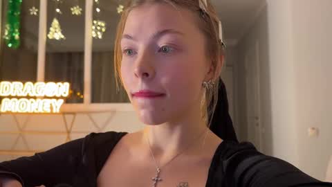 Snapshot of deva_alice chatting on December 9, 4:58 pm Id be happy to have a steamy stream girl online show from December 9, 4:58 pm