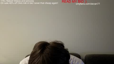 Snapshot of devantheplug chatting on December 13, 2:21 am Devan online show from December 13, 2:21 am