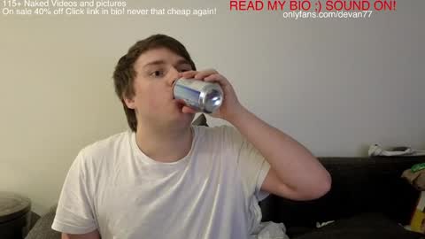 Snapshot of devantheplug chatting on December 15, 11:23 am Devan online show from December 15, 11:23 am