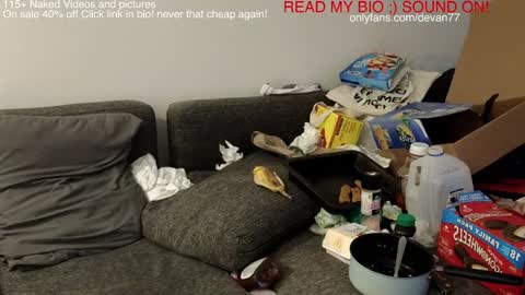 Snapshot of devantheplug chatting on December 16, 7:15 am Devan online show from December 16, 7:15 am