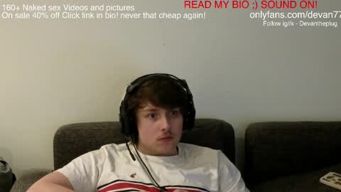 Snapshot of devantheplug chatting on March 9, 4:27 am Devan online show from March 9, 4:27 am