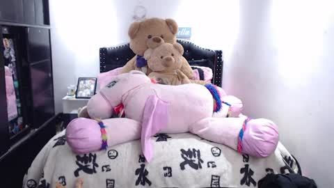 Snapshot of devi_black_13_ chatting on April 8, 11:05 pm devi_black_13_ online show from April 8, 11:05 pm