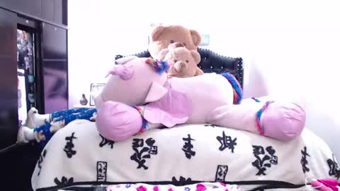 Snapshot of devi_black_13_ chatting on April 28, 8:47 pm devi_black_13_ online show from April 28, 8:47 pm