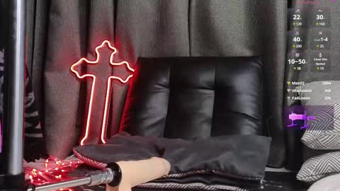 Snapshot of devil_s_bride chatting on March 7, 2:46 am devil_s_bride online show from March 7, 2:46 am