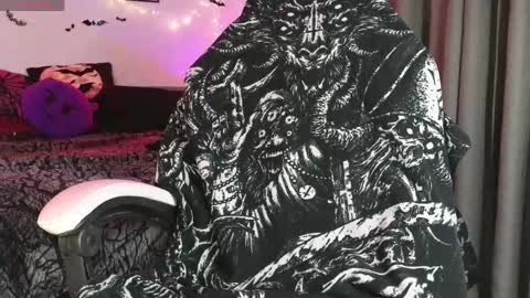 devil_s_bride online show from April 12, 4:12 pm