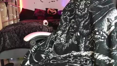 devil_s_bride online show from April 21, 5:06 pm