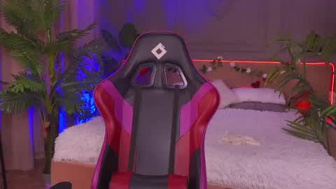 devilinee online show from February 11, 10:04 am