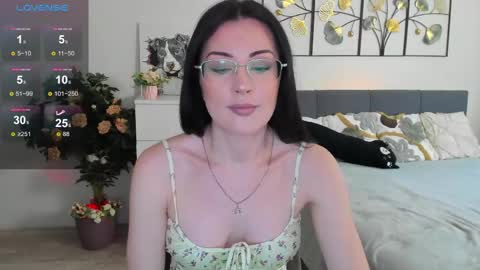 Devilish Goddess online show from April 4, 8:12 am