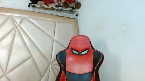 devill_hott online show from April 18, 7:23 am