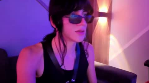 Snapshot of devils_cry_ chatting on September 24, 3:54 am Alex online show from September 24, 3:54 am