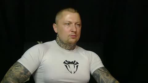Snapshot of devilwithtats chatting on June 7, 8:18 am Lucian online show from June 7, 8:18 am