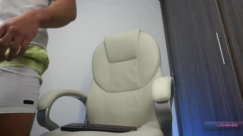 Devin Hunter online show from January 13, 1:33 am