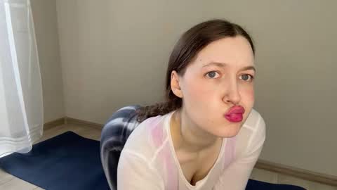 Snapshot of devonaangela chatting on September 16, 10:05 am Angel online show from September 16, 10:05 am