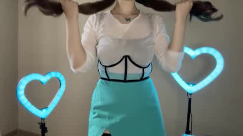 Snapshot of devonaangela chatting on October 5, 12:36 pm Angel online show from October 5, 12:36 pm