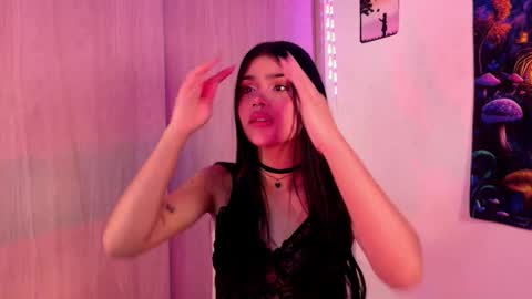 Snapshot of devours_fire chatting on November 27, 7:05 pm Sara 3 online show from November 27, 7:05 pm