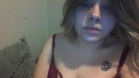 devykitten online show from December 17, 12:33 pm