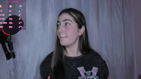 Snapshot of dexandlily chatting on December 12, 2:33 pm Dex and Lily online show from December 12, 2:33 pm