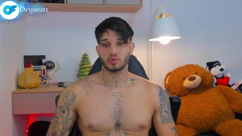 JULIAN online show from December 13, 12:53 am