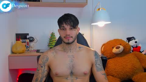 JULIAN online show from December 13, 4:00 am