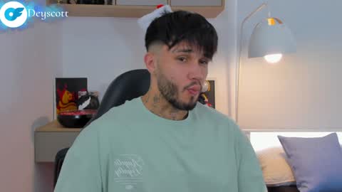 JULIAN online show from December 29, 7:43 pm