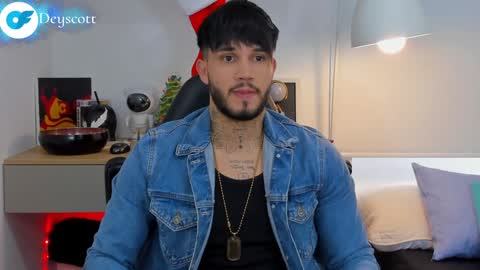 JULIAN online show from January 3, 8:32 pm