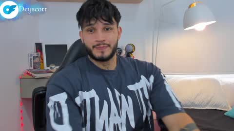 JULIAN online show from January 10, 10:04 pm