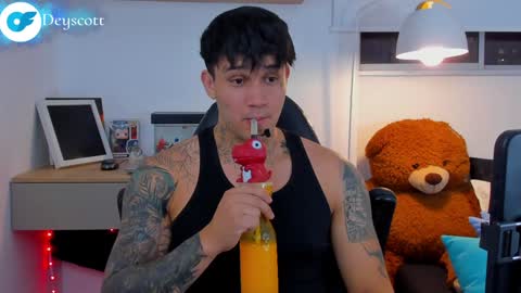 JULIAN online show from January 31, 1:54 am