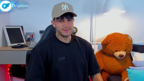 JULIAN online show from February 17, 10:25 pm