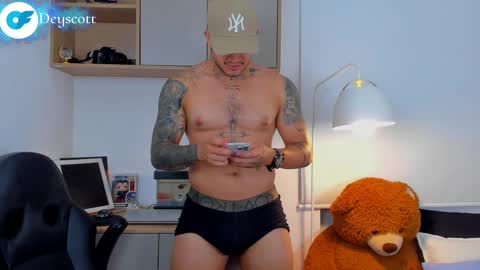 JULIAN online show from February 23, 2:18 am