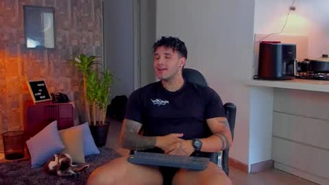 JULIAN online show from November 17, 8:47 pm