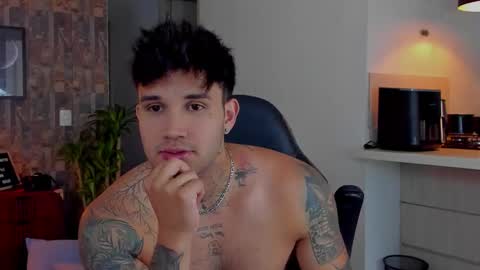 JULIAN online show from December 1, 8:58 pm