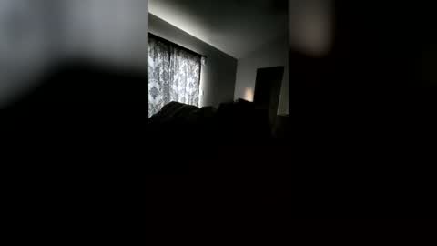 Snapshot of dezishere1 chatting on June 18, 2:23 am dezishere1 online show from June 18, 2:23 am