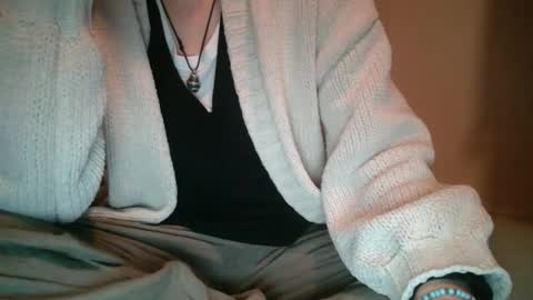 Sammie online show from December 3, 1:30 am