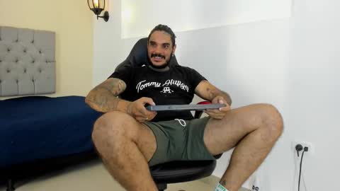 dhaian online show from November 10, 9:25 pm